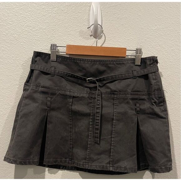 ZARA Pleated Ballon A-Line Black Mini Skirt - Picture 2 of 4